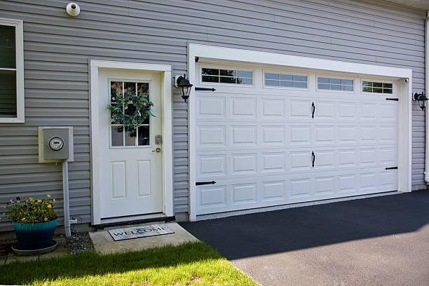 24/7 Emergency Garage Door Panel Replacement experts in Santa Teresa, NM
